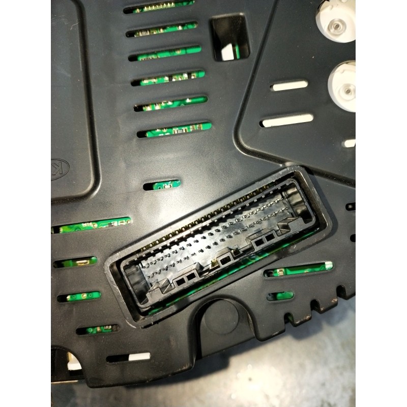 Recambio de cuadro instrumentos para kia sportage concept 4x2 referencia OEM IAM 940233U025  2010