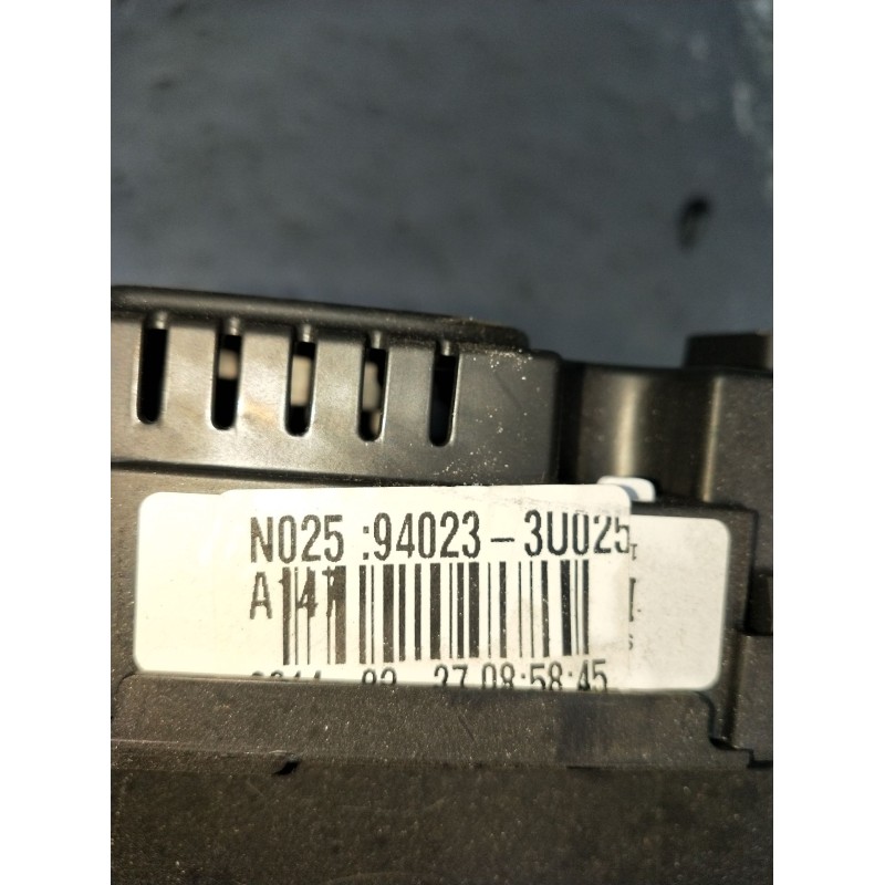 Recambio de cuadro instrumentos para kia sportage concept 4x2 referencia OEM IAM 940233U025  2010