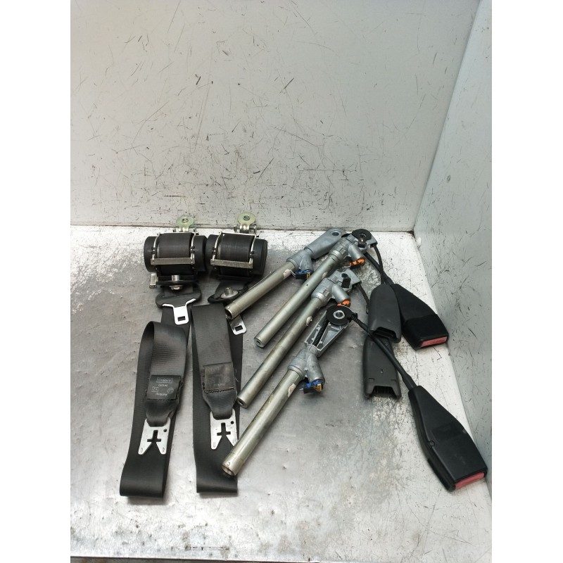 Recambio de juego cinturones delantero para renault megane ii sedán (lm0/1_) 1.5 dci (lm1e) referencia OEM IAM  4P 2006