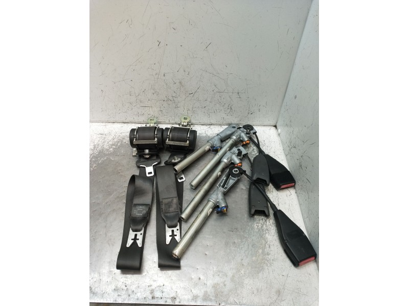 Recambio de juego cinturones delantero para renault megane ii sedán (lm0/1_) 1.5 dci (lm1e) referencia OEM IAM  4P 2006