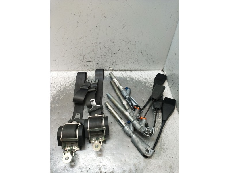 Recambio de juego cinturones delantero para renault megane ii sedán (lm0/1_) 1.5 dci (lm1e) referencia OEM IAM  4P 2006