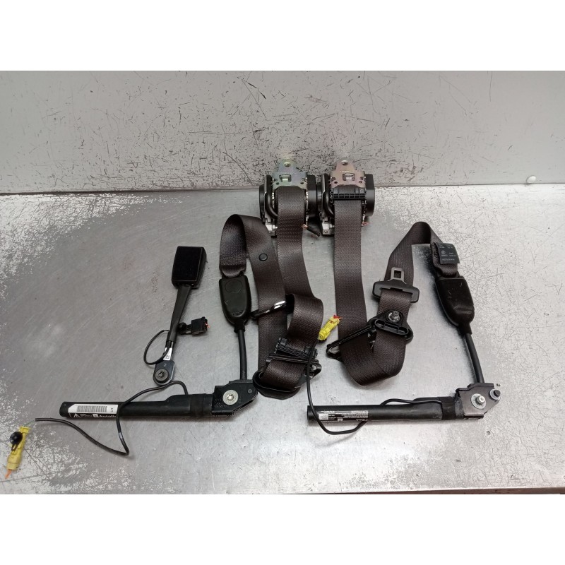 Recambio de juego cinturones delantero para opel zafira tourer c (p12) 1.6 cdti (75) referencia OEM IAM   2012 5P