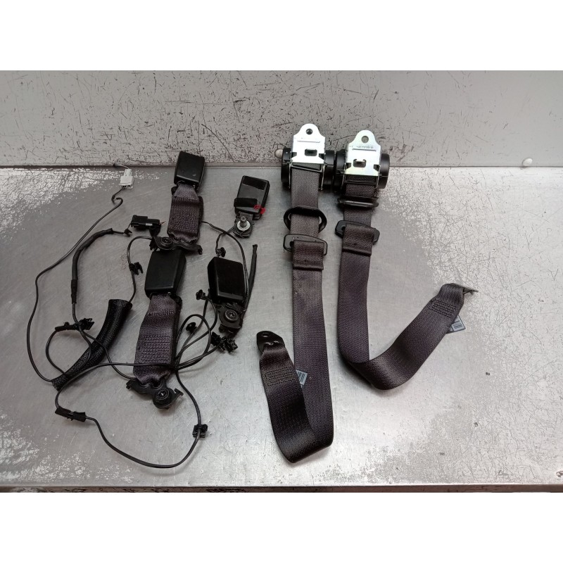 Recambio de juego cinturones trasero para opel zafira tourer c (p12) 1.6 cdti (75) referencia OEM IAM   2012 5P
