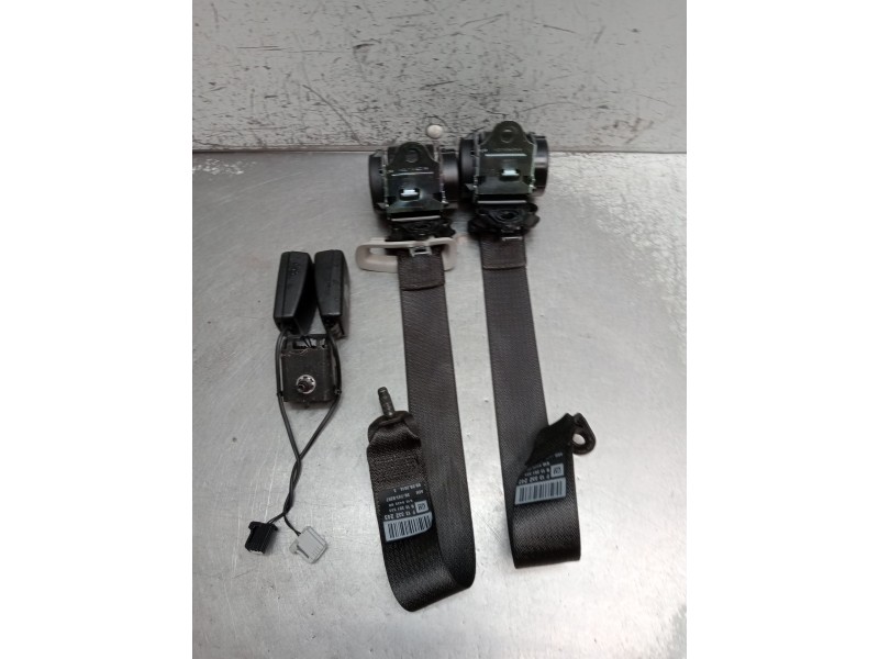 Recambio de juego cinturones trasero para opel zafira tourer c (p12) 1.6 cdti (75) referencia OEM IAM   2012 5P
