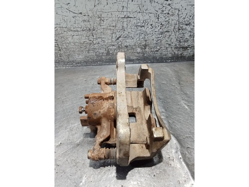 Recambio de pinza freno delantera izquierda para mitsubishi l200 / triton (ka_t, kb_t) 2.5 di-d 4wd (kb4t) referencia OEM IAM   