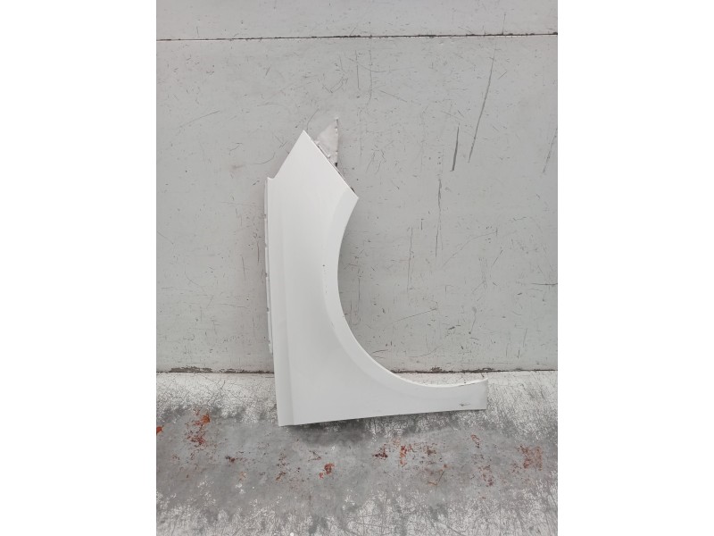 Recambio de aleta delantera derecha para peugeot 308 ii (lb_, lp_, lw_, lh_, l3_) 1.5 bluehdi 130 referencia OEM IAM   