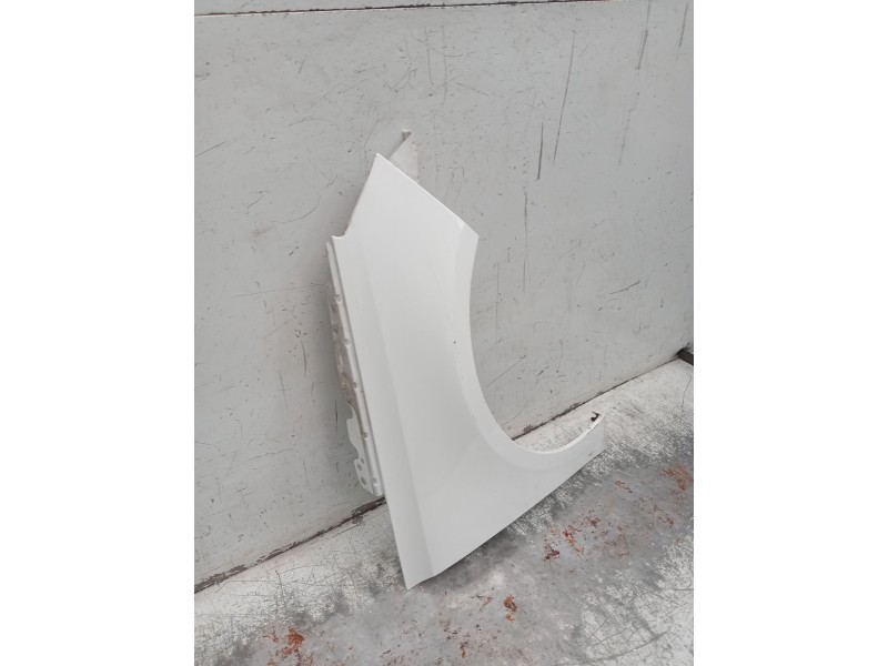 Recambio de aleta delantera derecha para peugeot 308 ii (lb_, lp_, lw_, lh_, l3_) 1.5 bluehdi 130 referencia OEM IAM   