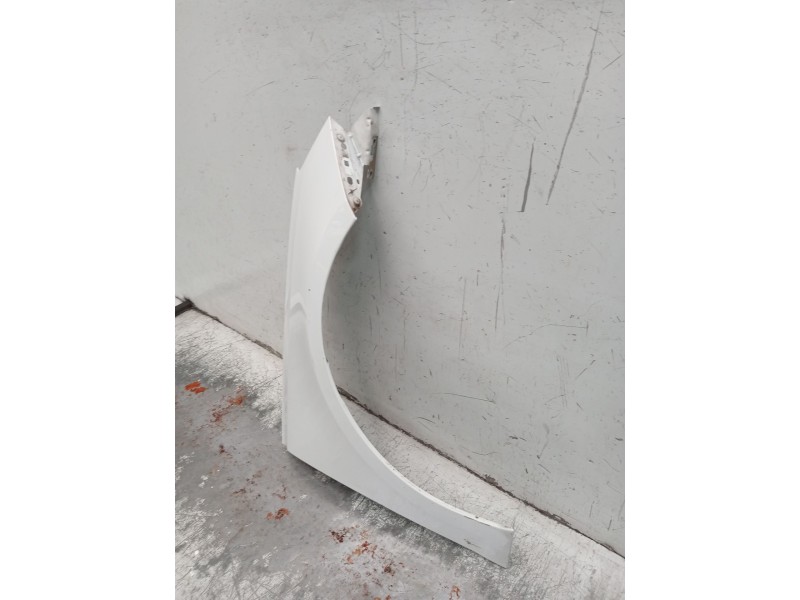 Recambio de aleta delantera derecha para peugeot 308 ii (lb_, lp_, lw_, lh_, l3_) 1.5 bluehdi 130 referencia OEM IAM   