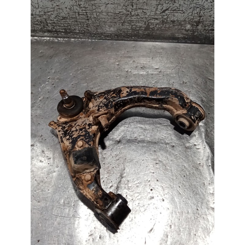 Recambio de brazo suspension superior delantero derecho para mitsubishi l200 / triton (ka_t, kb_t) 2.5 di-d 4wd (kb4t) referenci