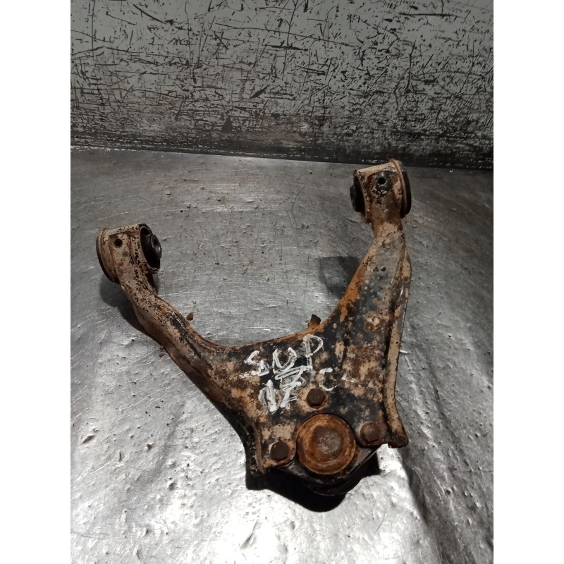 Recambio de brazo suspension superior delantero izquierdo para mitsubishi l200 / triton (ka_t, kb_t) 2.5 di-d 4wd (kb4t) referen