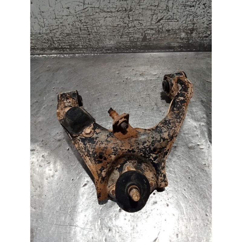 Recambio de brazo suspension superior delantero izquierdo para mitsubishi l200 / triton (ka_t, kb_t) 2.5 di-d 4wd (kb4t) referen
