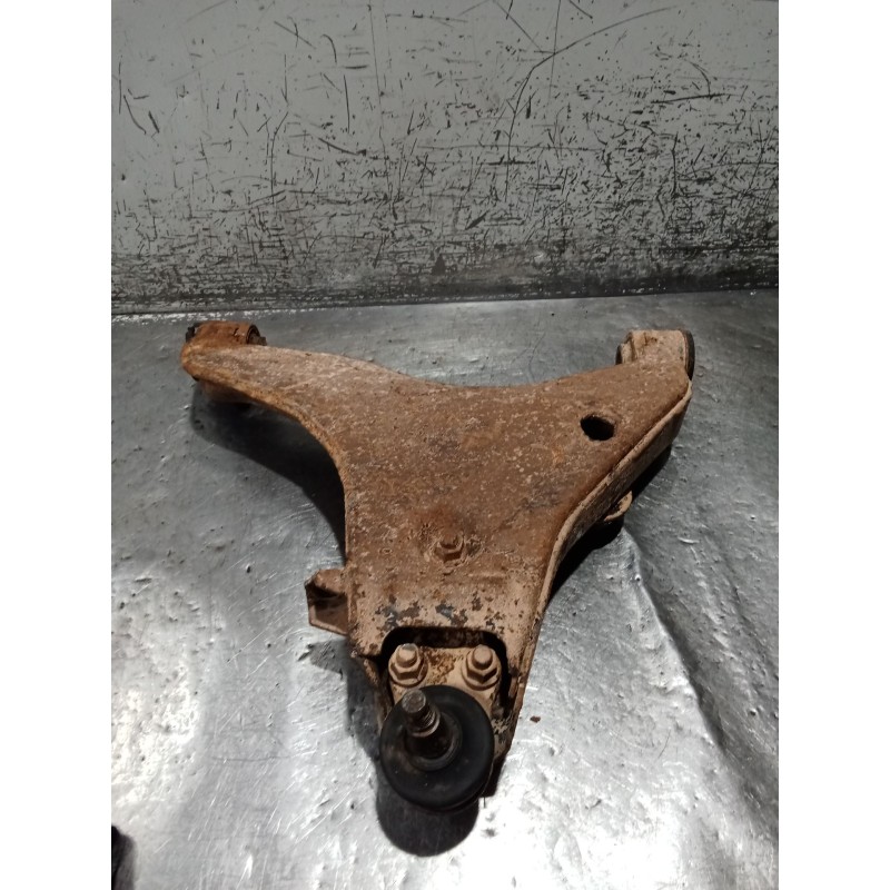 Recambio de brazo suspension inferior delantero derecho para mitsubishi l200 / triton (ka_t, kb_t) 2.5 di-d 4wd (kb4t) referenci
