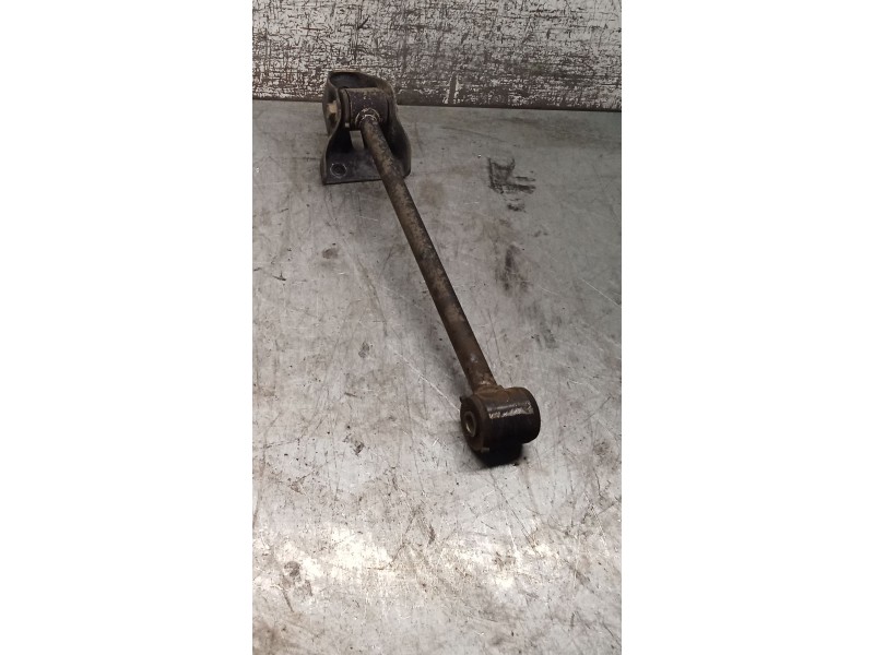 Recambio de brazo suspension inferior trasero derecho para daewoo nubira sedán (j200) 1.6 referencia OEM IAM  TIRANTE 03