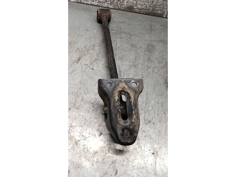 Recambio de brazo suspension inferior trasero derecho para daewoo nubira sedán (j200) 1.6 referencia OEM IAM  TIRANTE 03