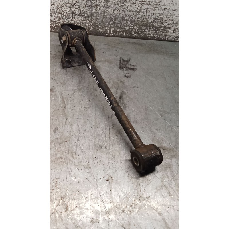 Recambio de brazo suspension inferior trasero izquierdo para daewoo nubira sedán (j200) 1.6 referencia OEM IAM  TIRANTE 03