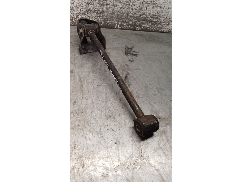 Recambio de brazo suspension inferior trasero izquierdo para daewoo nubira sedán (j200) 1.6 referencia OEM IAM  TIRANTE 03