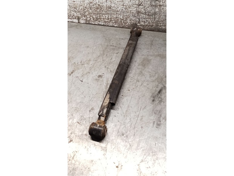 Recambio de brazo suspension inferior trasero derecho para daewoo nubira sedán (j200) 1.6 referencia OEM IAM  ANTERIOR 03