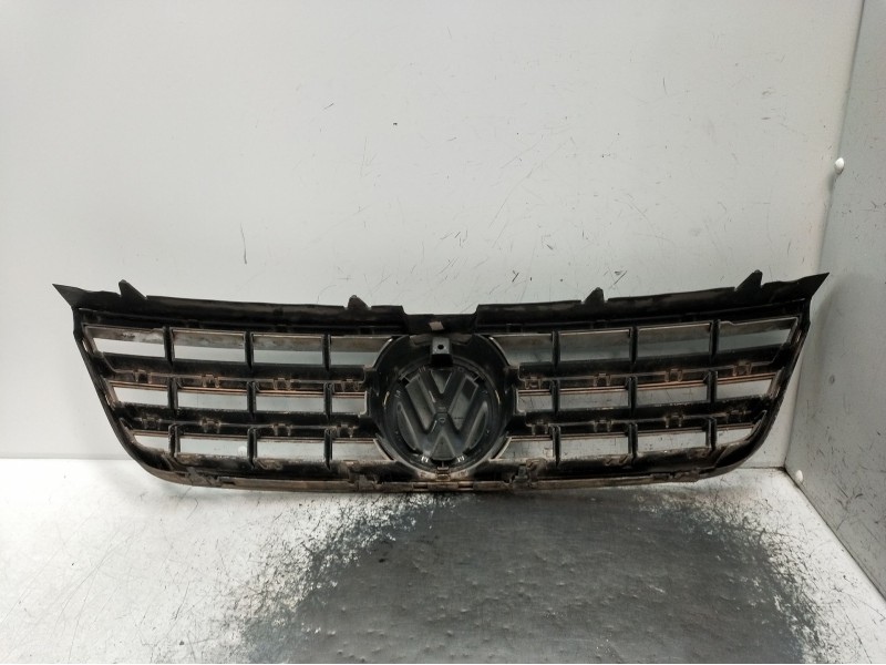 Recambio de rejilla delantera para volkswagen touareg (7la, 7l6, 7l7) 3.0 v6 tdi referencia OEM IAM   2002