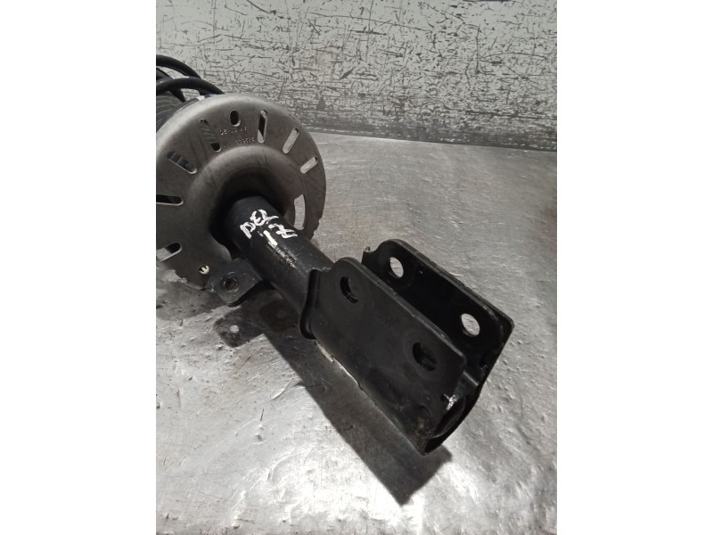 Recambio de amortiguador delantero izquierdo para peugeot 308 ii (lb_, lp_, lw_, lh_, l3_) 1.5 bluehdi 130 referencia OEM IAM   