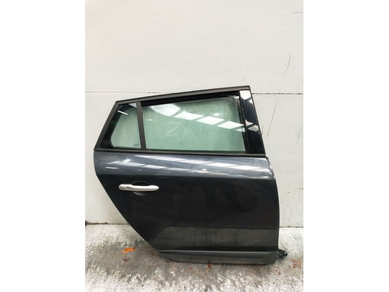 Recambio de puerta delantera derecha para renault megane iv sport tourer (k9a/m/n_) 1.5 dci 110 referencia OEM IAM  5P 2008