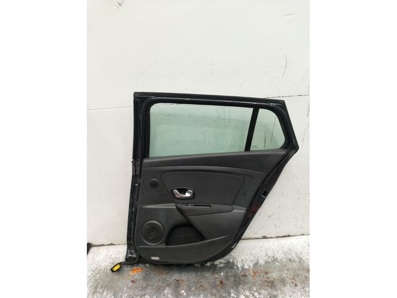 Recambio de puerta delantera derecha para renault megane iv sport tourer (k9a/m/n_) 1.5 dci 110 referencia OEM IAM  5P 2008