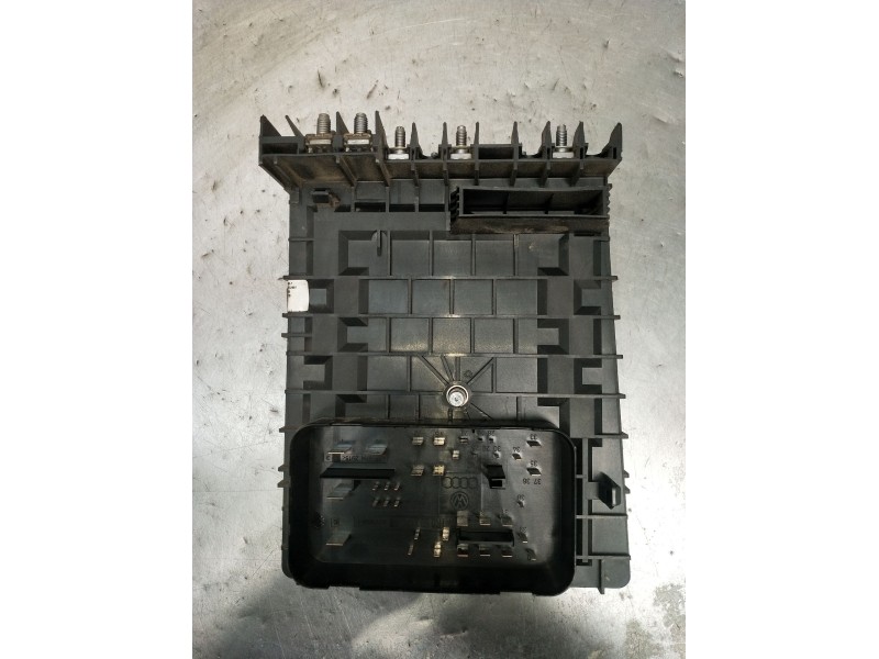 Recambio de caja reles / fusibles para volkswagen eos (1f7) 1.6 referencia OEM IAM 017181301  2006