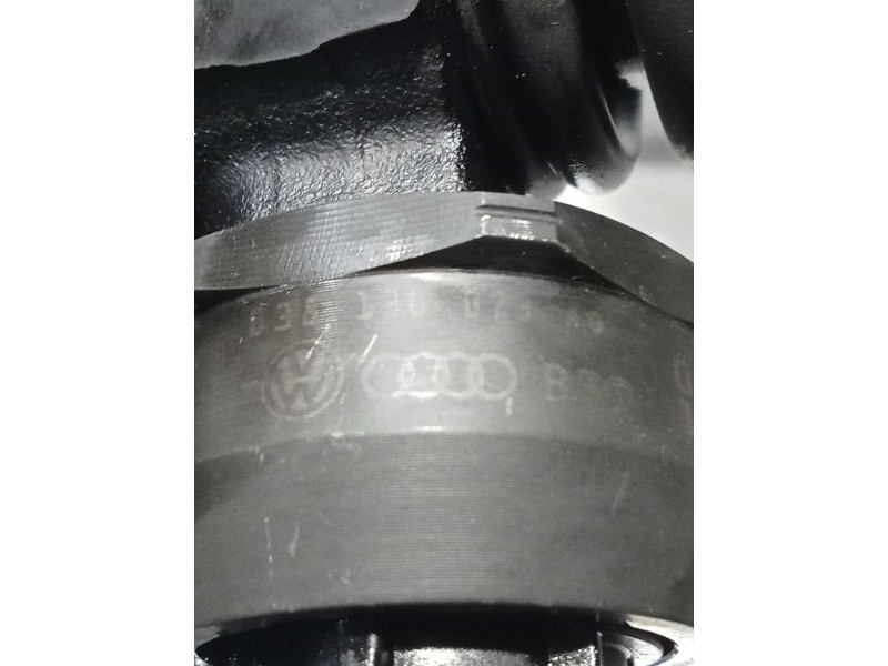 Recambio de inyector para volkswagen touran (1t1, 1t2) 1.9 tdi referencia OEM IAM 0414720215 038130073 BOSCH