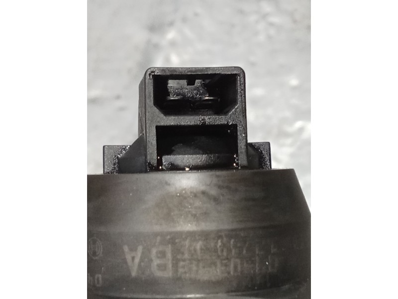 Recambio de inyector para volkswagen touran (1t1, 1t2) 1.9 tdi referencia OEM IAM 0414720215 038130073 BOSCH