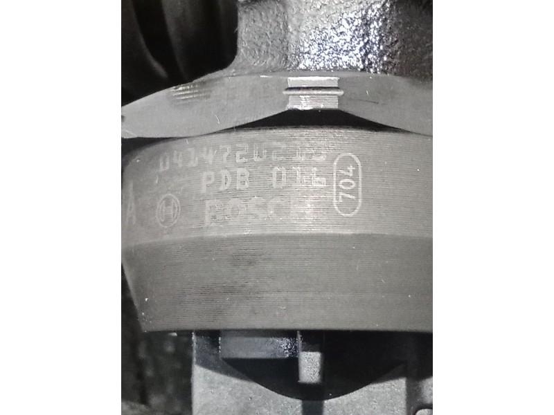 Recambio de inyector para volkswagen touran (1t1, 1t2) 1.9 tdi referencia OEM IAM 0414720215 038130073 BOSCH
