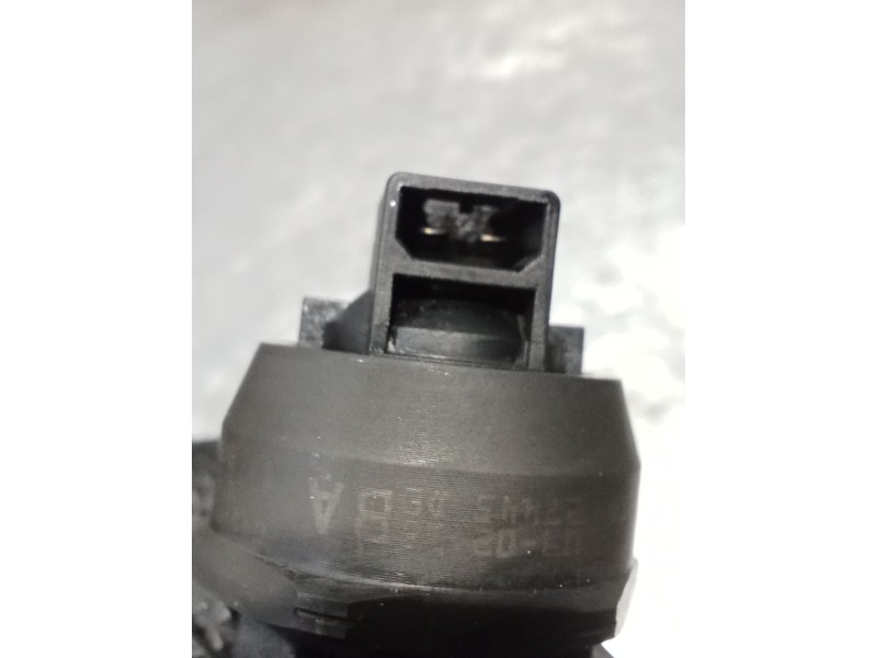 Recambio de inyector para volkswagen touran (1t1, 1t2) 1.9 tdi referencia OEM IAM 0414720215 038130073 BOSCH