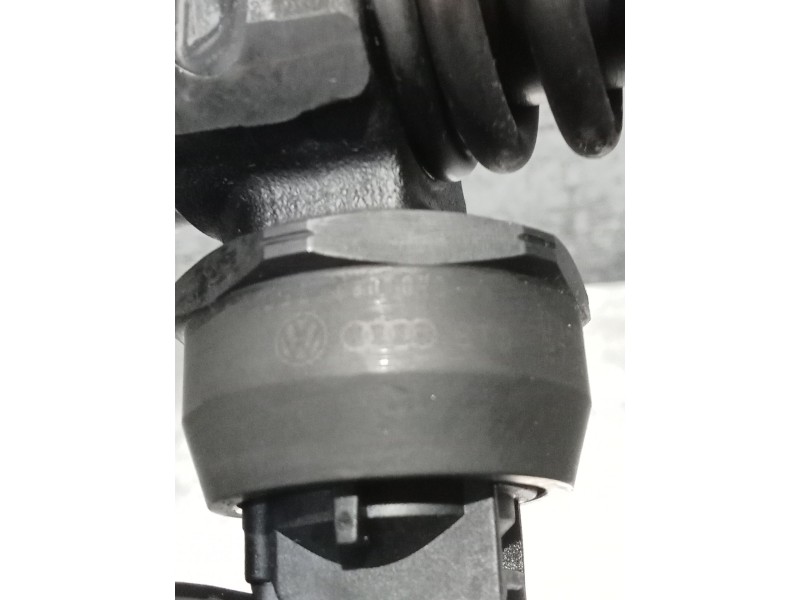 Recambio de inyector para volkswagen touran (1t1, 1t2) 1.9 tdi referencia OEM IAM 0414720215 038130073 BOSCH