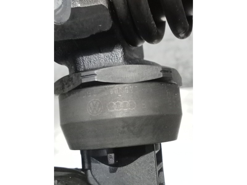 Recambio de inyector para volkswagen touran (1t1, 1t2) 1.9 tdi referencia OEM IAM 0414720215 038130073 BOSCH
