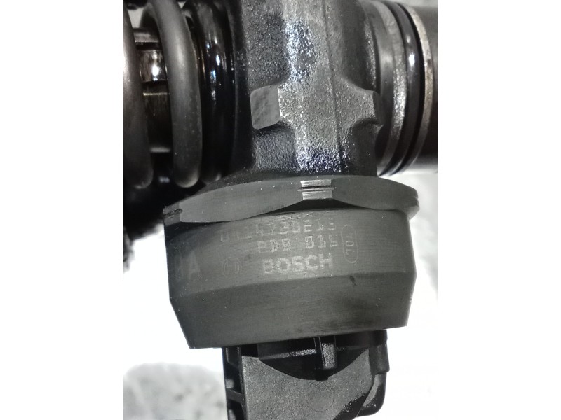 Recambio de inyector para volkswagen touran (1t1, 1t2) 1.9 tdi referencia OEM IAM 0414720215 038130073 BOSCH