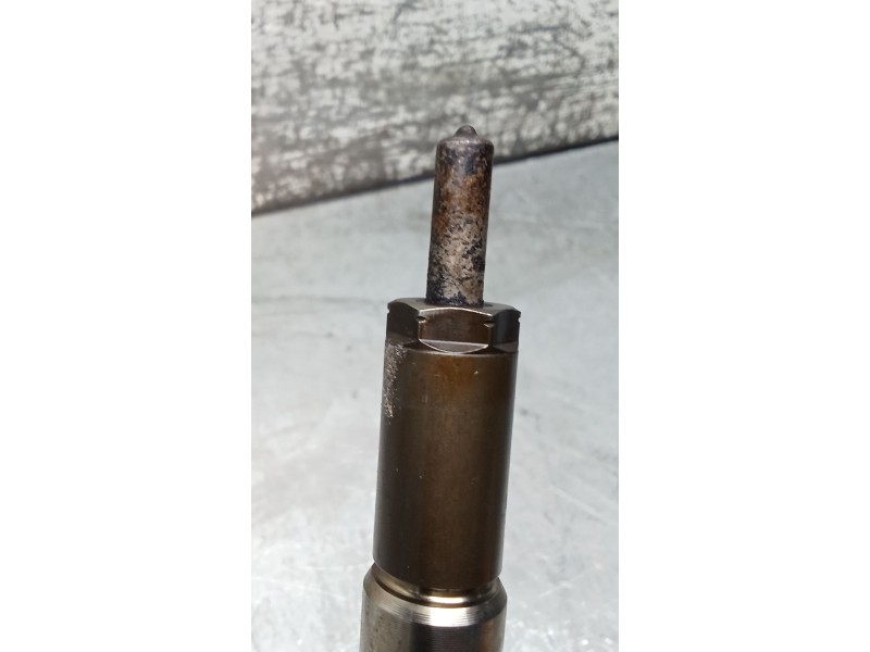 Recambio de inyector para renault megane iii grandtour (kz0/1) 1.6 16v (kz0u, kz1b, kz1u) referencia OEM IAM 8200903034 H8200704