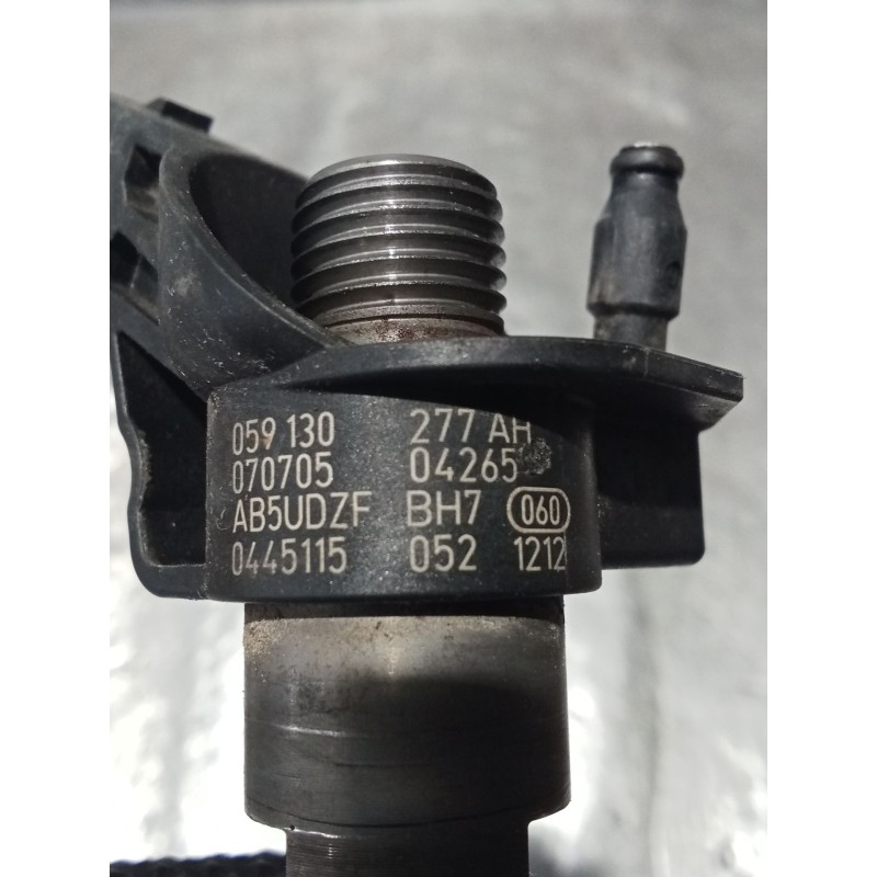 Recambio de inyector para volkswagen touareg (7la, 7l6, 7l7) 3.0 v6 tdi referencia OEM IAM 0445115052 07070504265 BOSCH