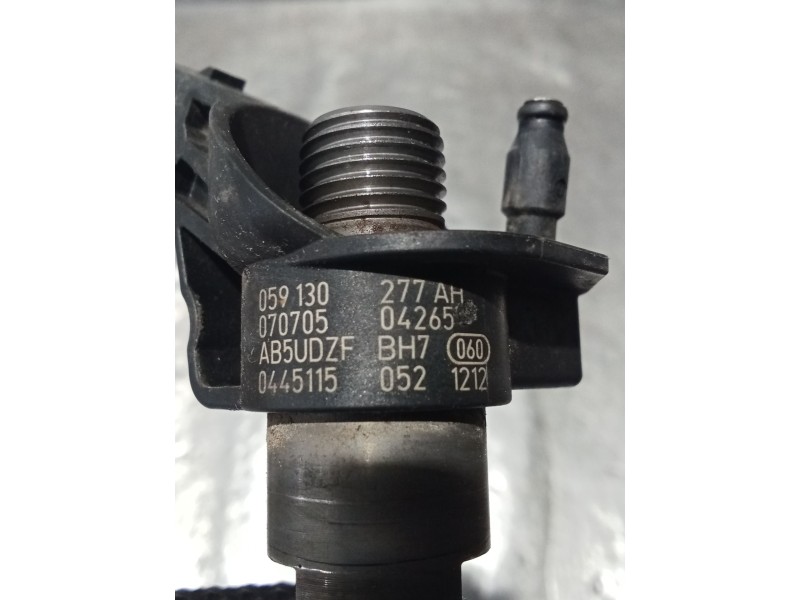 Recambio de inyector para volkswagen touareg (7la, 7l6, 7l7) 3.0 v6 tdi referencia OEM IAM 0445115052 07070504265 BOSCH
