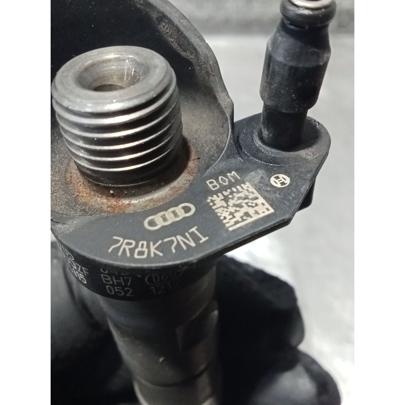 Recambio de inyector para volkswagen touareg (7la, 7l6, 7l7) 3.0 v6 tdi referencia OEM IAM 0445115052 07070504265 BOSCH