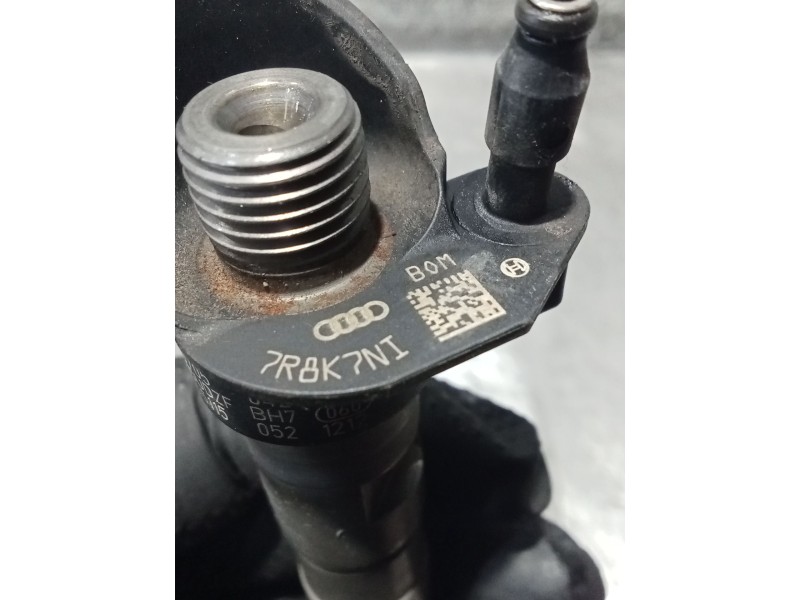 Recambio de inyector para volkswagen touareg (7la, 7l6, 7l7) 3.0 v6 tdi referencia OEM IAM 0445115052 07070504265 BOSCH