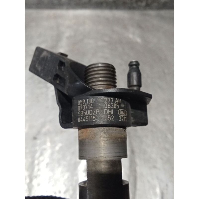 Recambio de inyector para volkswagen touareg (7la, 7l6, 7l7) 3.0 v6 tdi referencia OEM IAM 0445115052 07071406305 BOSCH