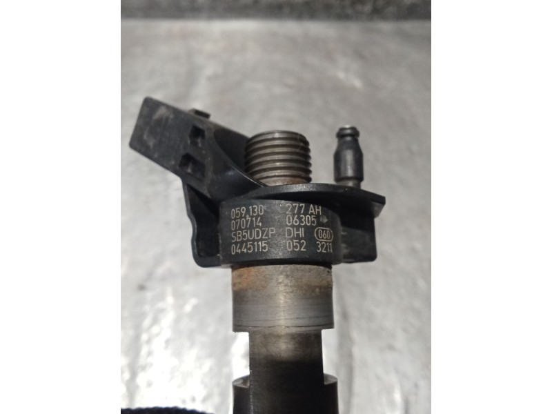 Recambio de inyector para volkswagen touareg (7la, 7l6, 7l7) 3.0 v6 tdi referencia OEM IAM 0445115052 07071406305 BOSCH