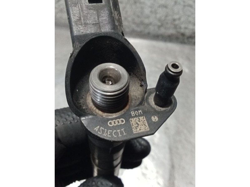 Recambio de inyector para volkswagen touareg (7la, 7l6, 7l7) 3.0 v6 tdi referencia OEM IAM 0445115052 07071406383 BOSCH