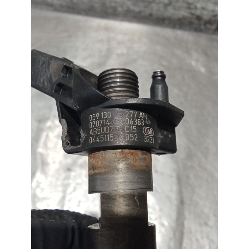 Recambio de inyector para volkswagen touareg (7la, 7l6, 7l7) 3.0 v6 tdi referencia OEM IAM 0445115052 07071406383 BOSCH