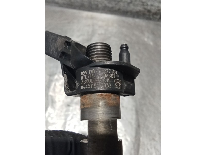 Recambio de inyector para volkswagen touareg (7la, 7l6, 7l7) 3.0 v6 tdi referencia OEM IAM 0445115052 07071406383 BOSCH