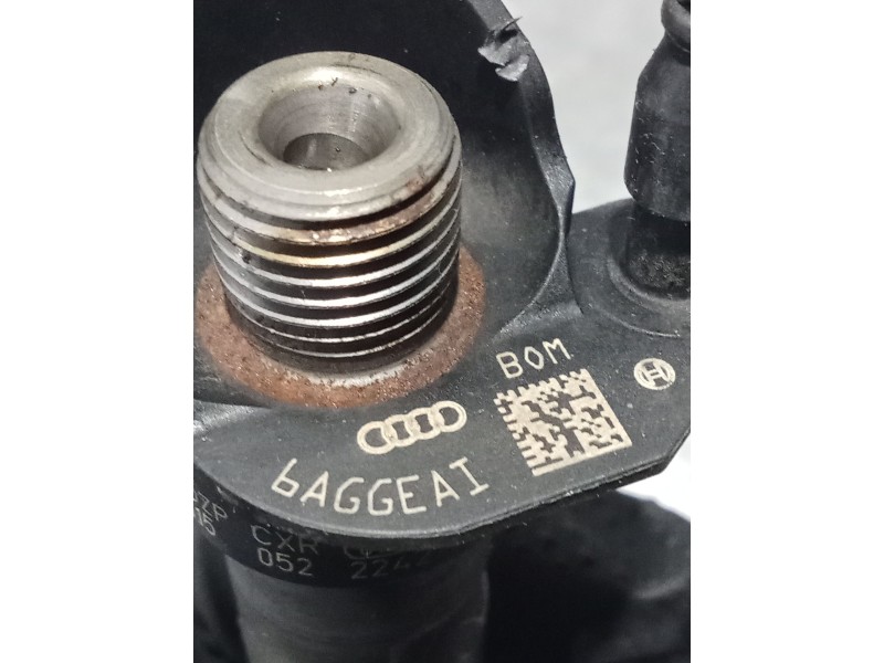 Recambio de inyector para volkswagen touareg (7la, 7l6, 7l7) 3.0 v6 tdi referencia OEM IAM 0445115052 07071406289 BOSCH