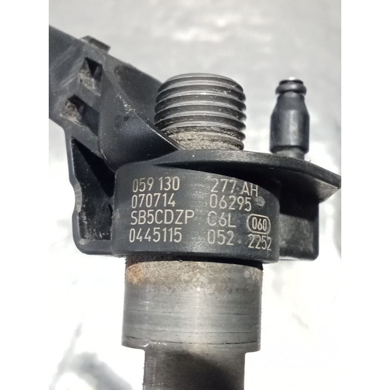Recambio de inyector para volkswagen touareg (7la, 7l6, 7l7) 3.0 v6 tdi referencia OEM IAM 0445115052 07071406295 BOSCH