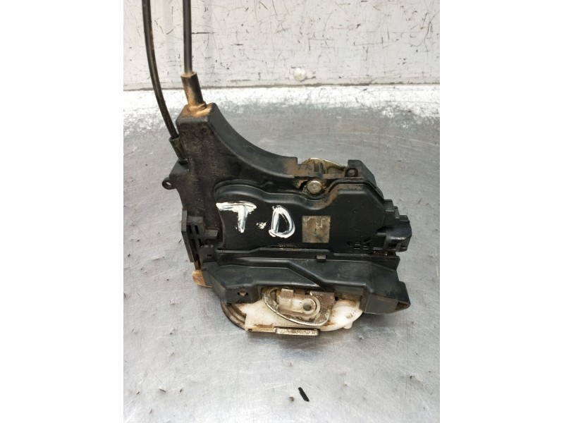 Recambio de motor cierre centralizado trasero derecho para mitsubishi l200 / triton (ka_t, kb_t) 2.5 di-d 4wd (kb4t) referencia 