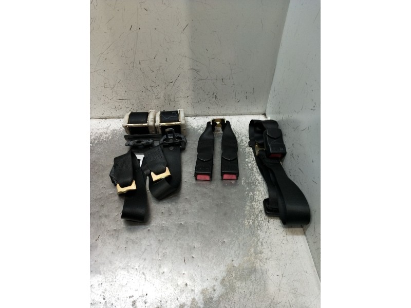 Recambio de juego cinturones trasero para opel corsa b (s93) 1.4 i (f08, f68, m68) referencia OEM IAM  5P 1997