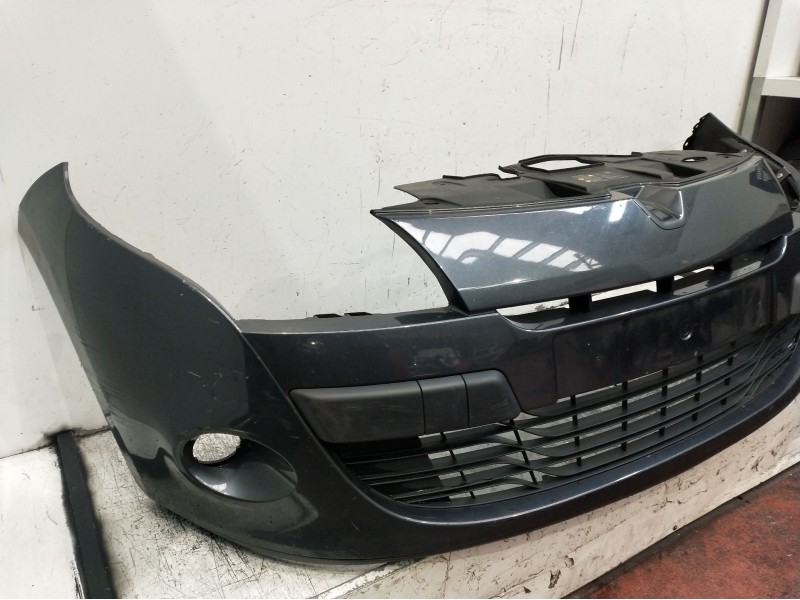 Recambio de paragolpes delantero para renault megane iii grandtour (kz0/1) 1.6 16v (kz0u, kz1b, kz1u) referencia OEM IAM   2008