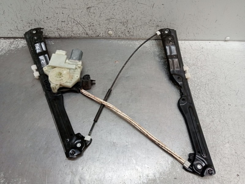 Recambio de elevalunas delantero izquierdo para peugeot 308 ii (lb_, lp_, lw_, lh_, l3_) 1.5 bluehdi 130 referencia OEM IAM 9825