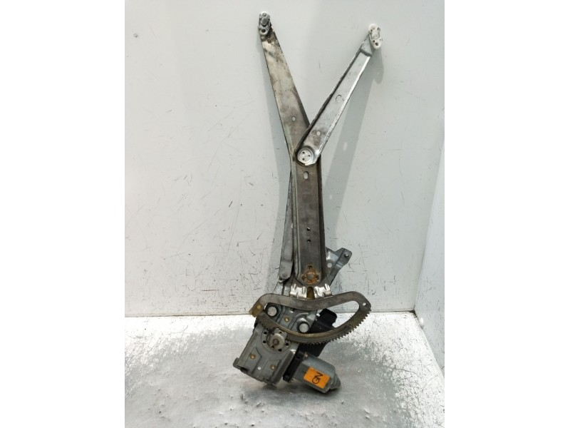 Recambio de elevalunas delantero izquierdo para opel corsa b (s93) 1.4 i (f08, f68, m68) referencia OEM IAM  5P 1997